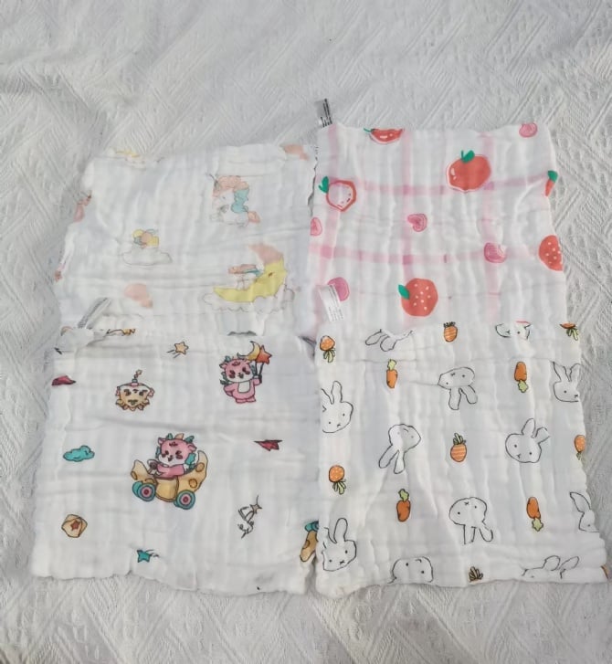 6层纱布手帕25x25cm 1551C（1袋4件）