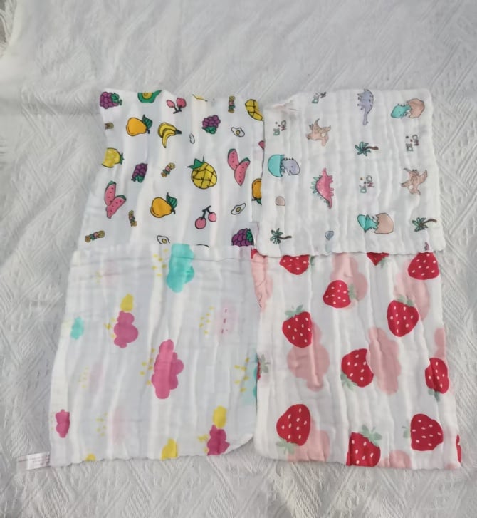 6层纱布手帕25x25cm 1552D（1袋4件）