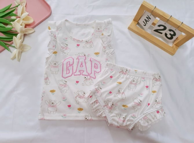 Baby Gap 飞袖包屁裤套装 G4019