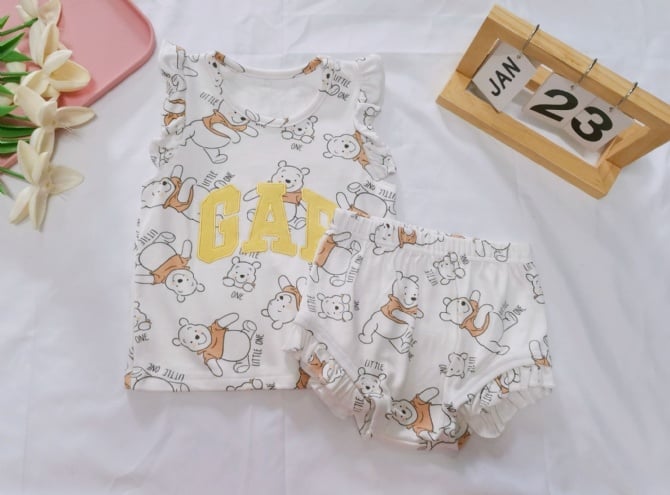 Baby Gap 飞袖包屁裤套装 G4020