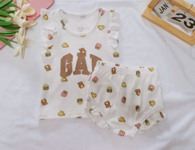 Baby Gap 飞袖包屁裤套装 G4017