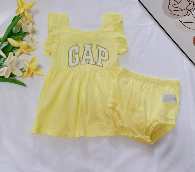 BaBy Gap飞袖包屁套装 G4003