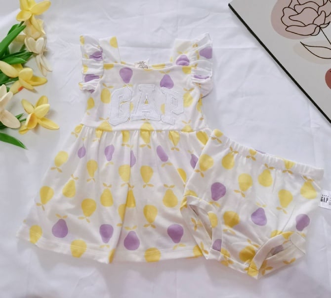 BaBy Gap飞袖包屁套装 G4008
