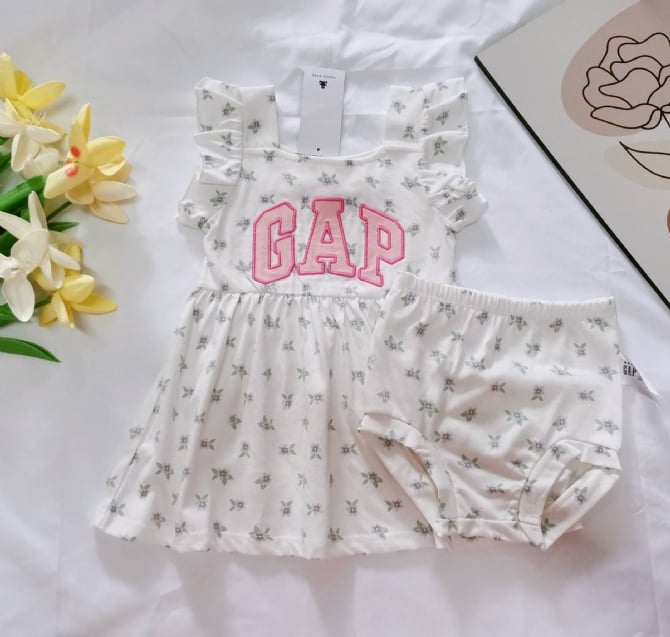 BaBy Gap飞袖包屁套装 G4007