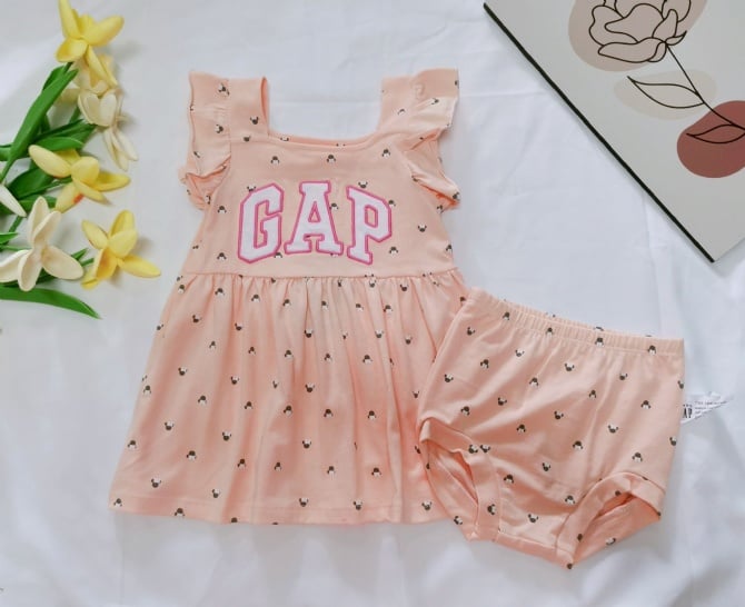 BaBy Gap飞袖包屁套装 G4001