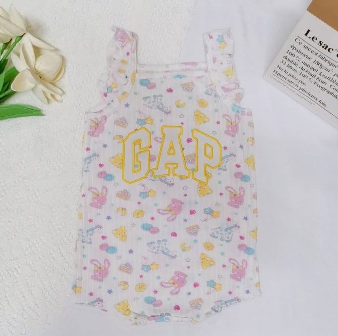 Baby gap 飞袖三角爬爬衣 G4027