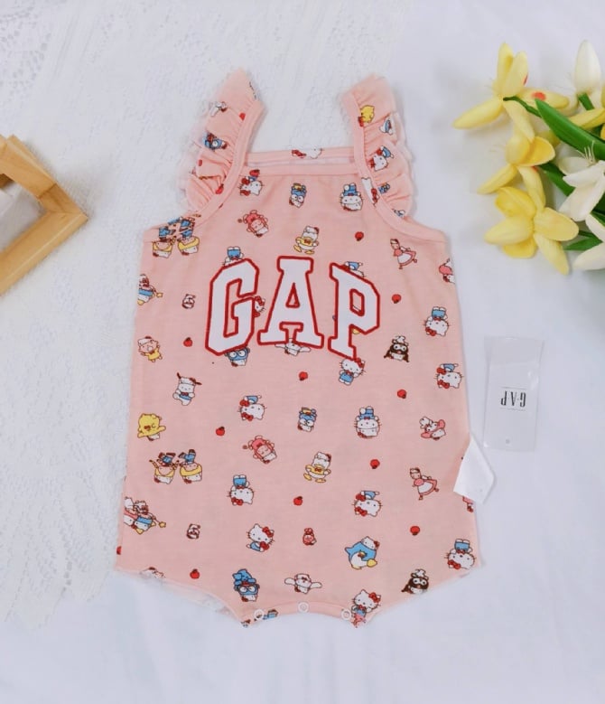 Baby gap 飞袖三角爬爬衣 G4029