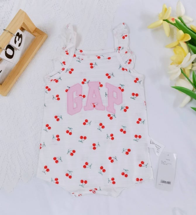 Baby gap 飞袖三角爬爬衣 G4031