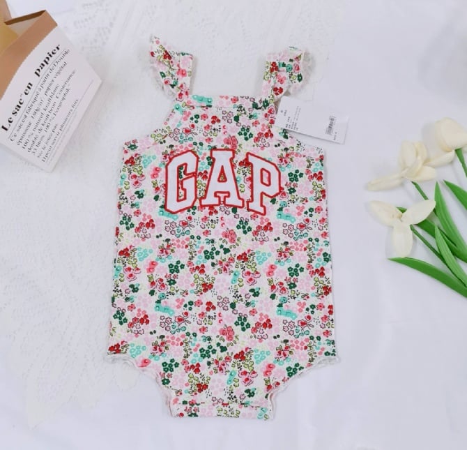 Baby gap 飞袖三角爬爬衣 G4145