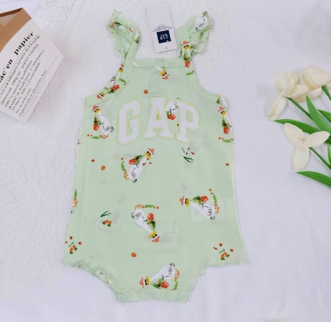 Baby gap 飞袖三角爬爬衣 G4141